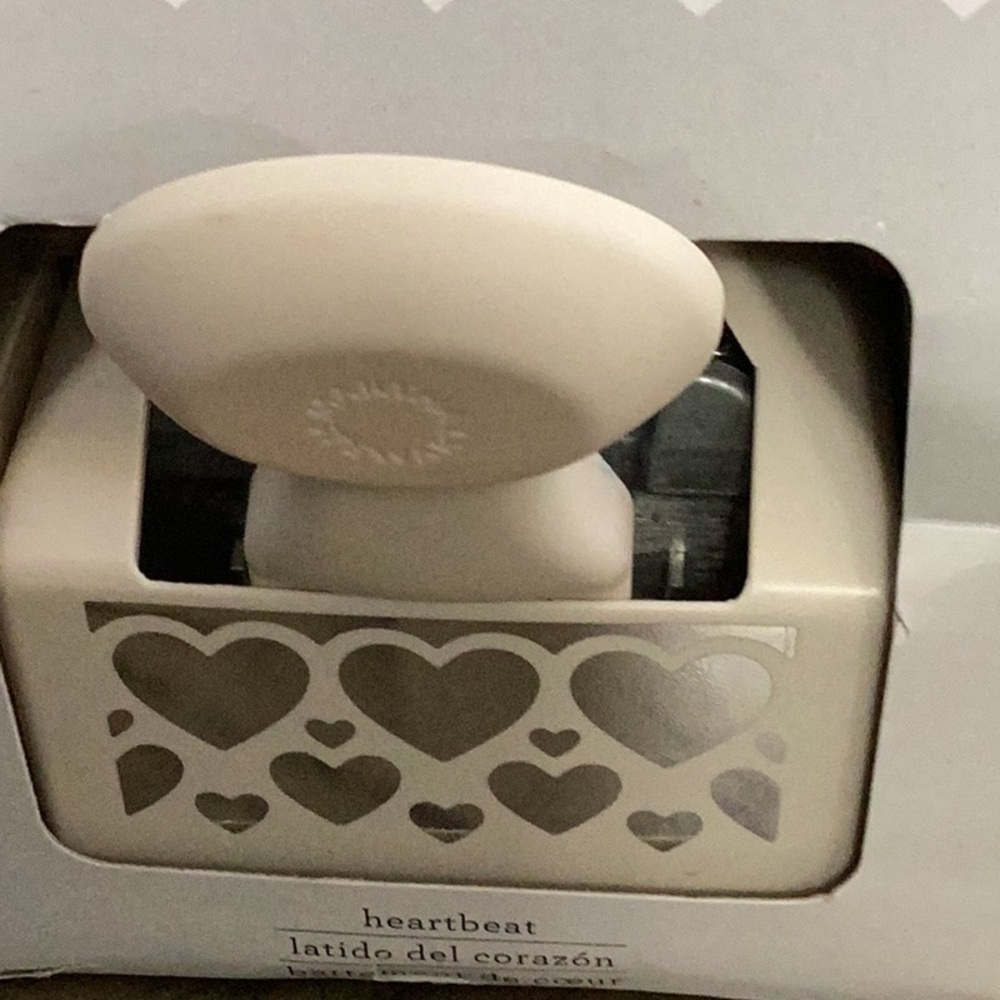 NWB Martha Stewart deep Edge Punch Heartbeat - Picture 4 of 5